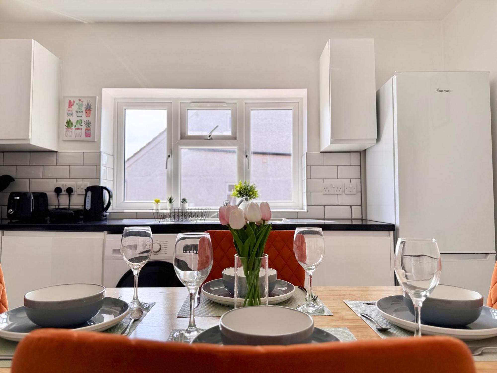 Splendid 2bed For Family 30mi To Ldn * Londra