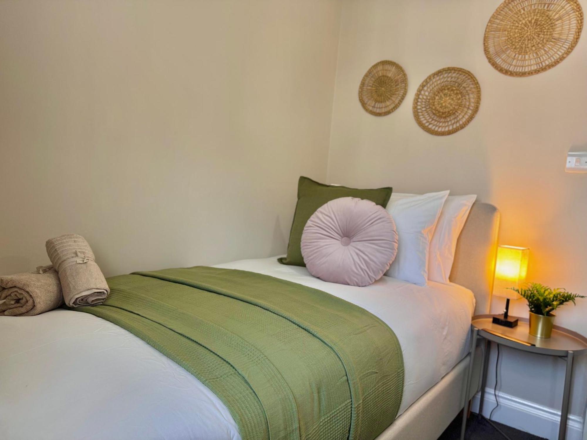 Splendid 2bed For Family 30mi To Ldn Appartamento *