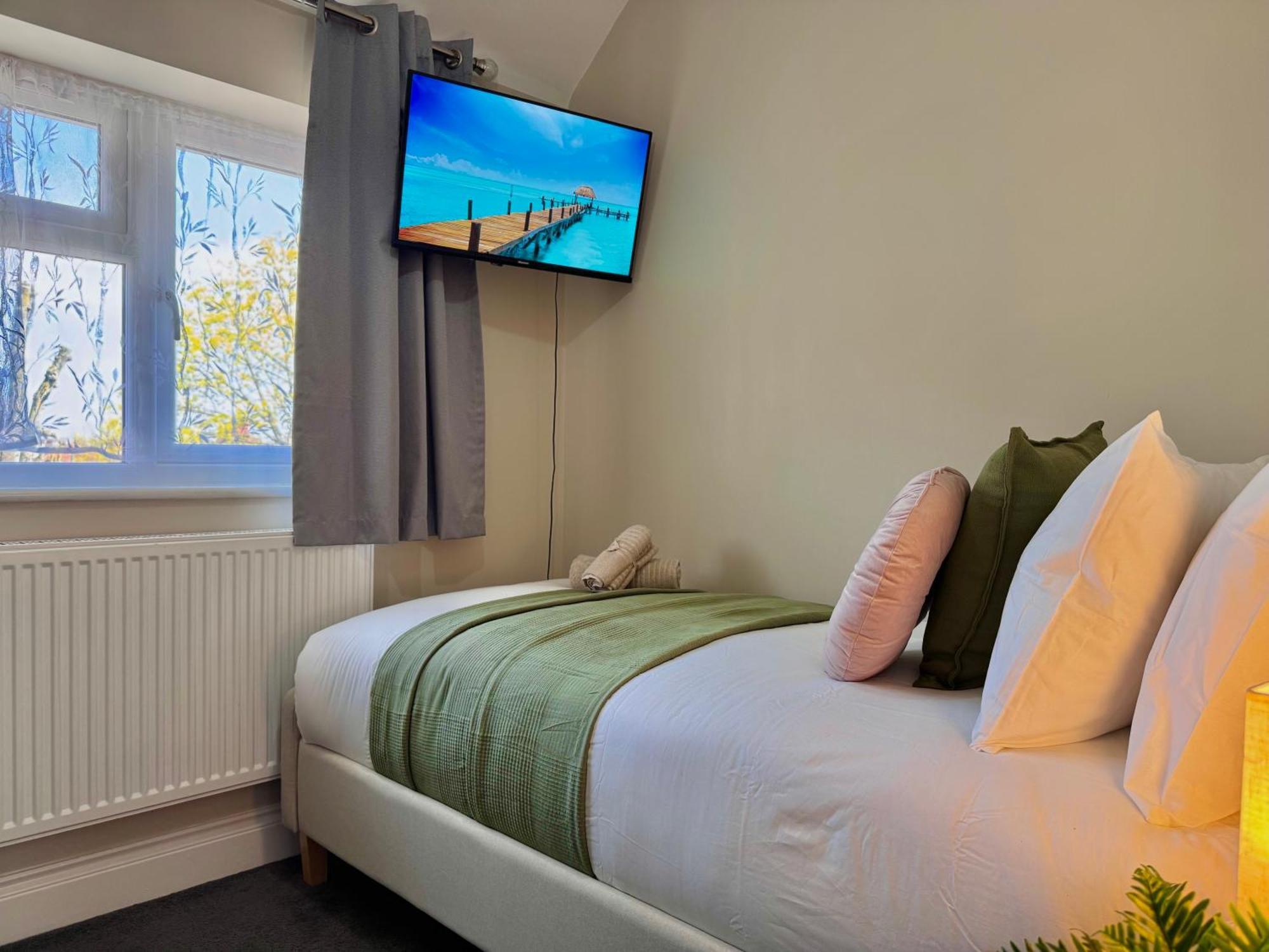 Splendid 2bed For Family 30mi To Ldn * Londra